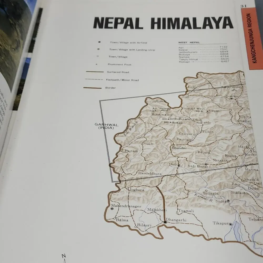 Trekking in Nepal By Toru Nakano Early Edition 1985